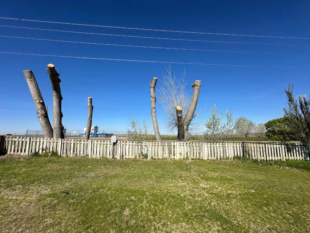 295 Fleet Street SW Medicine Hat AB T1A7Z4