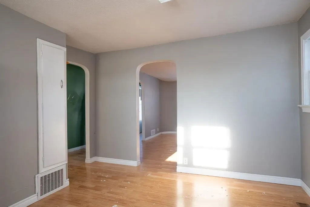 140 1st Street Edberg AB T0B 1B0