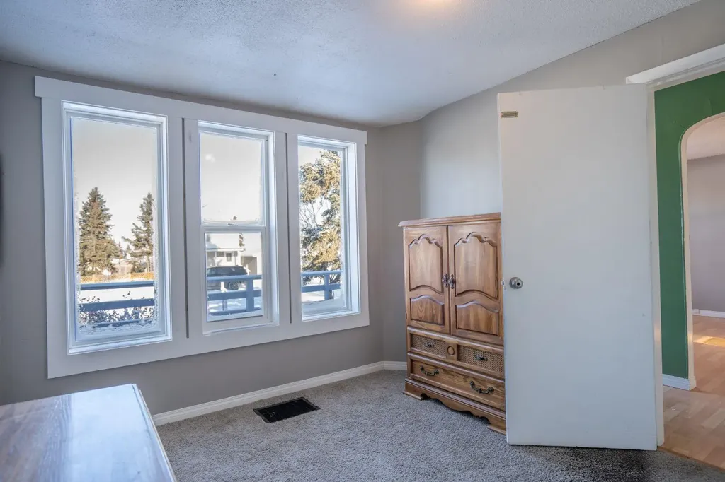 140 1st Street Edberg AB T0B 1B0