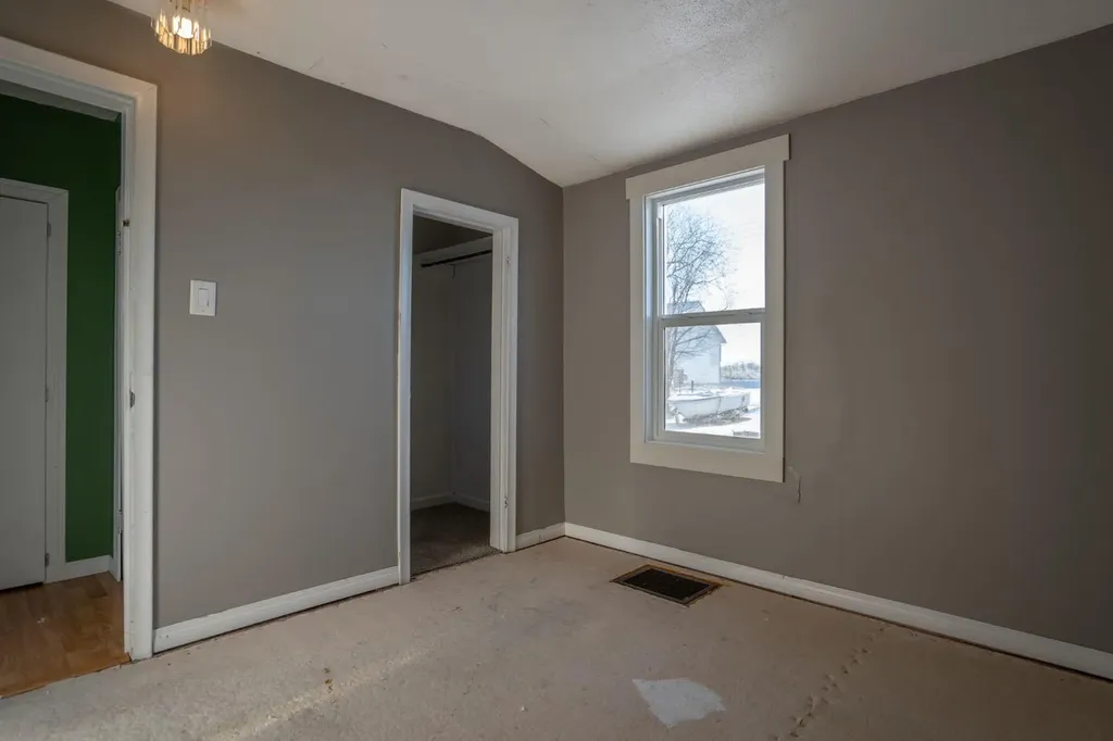 140 1st Street Edberg AB T0B 1B0