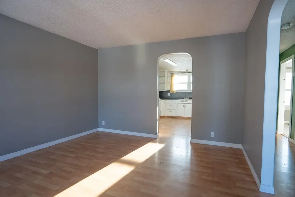 140 1st Street Edberg AB T0B 1B0