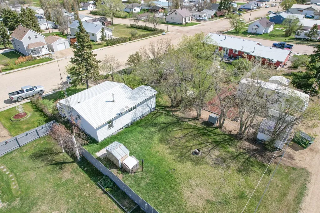 140 1st Street Edberg AB T0B 1B0
