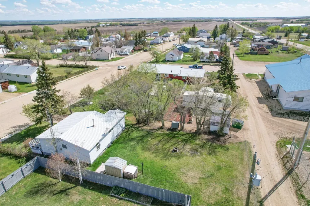 140 1st Street Edberg AB T0B 1B0
