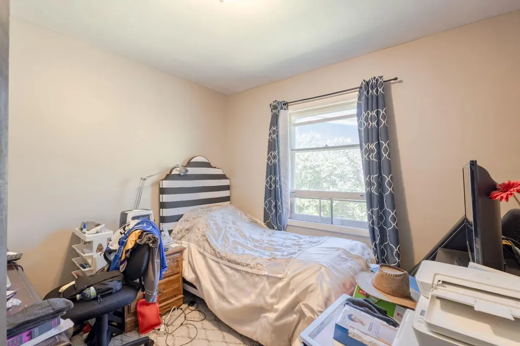 2110 26 Avenue SW Calgary AB T2T1E6