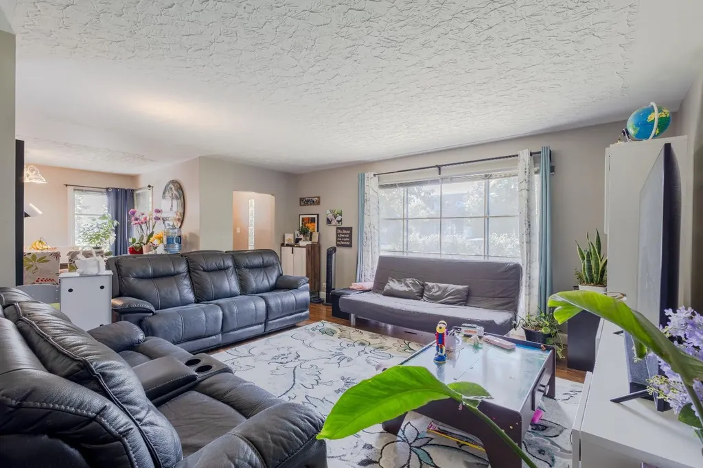 2110 26 Avenue SW Calgary AB T2T1E6