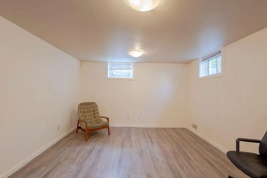 2110 26 Avenue SW Calgary AB T2T1E6