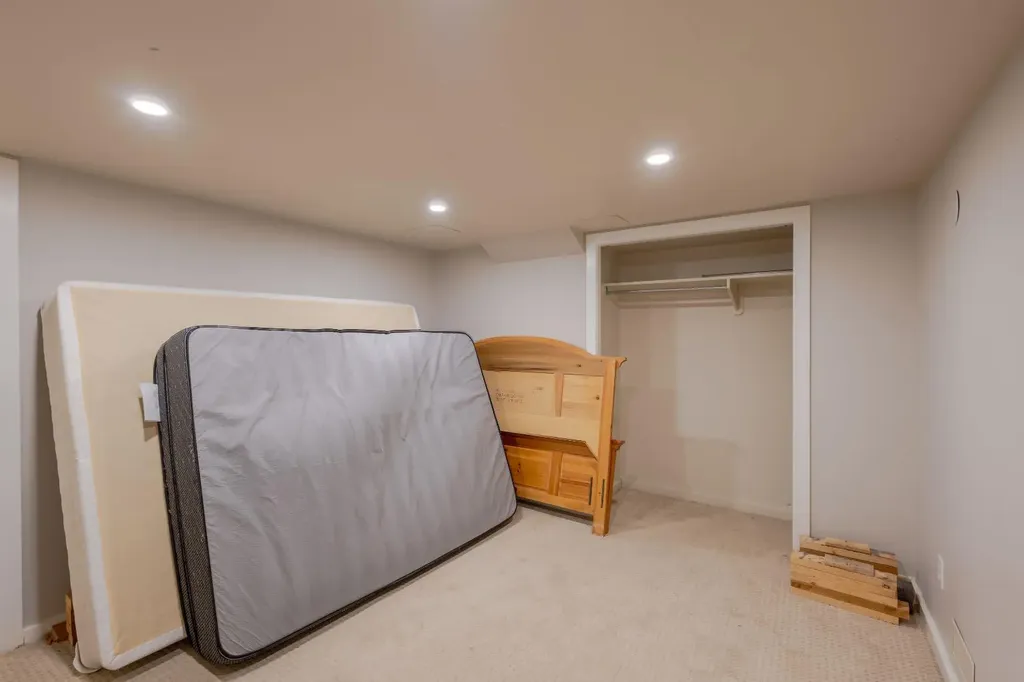 2110 26 Avenue SW Calgary AB T2T1E6