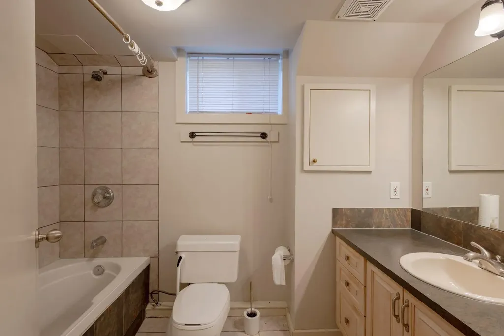 2110 26 Avenue SW Calgary AB T2T1E6