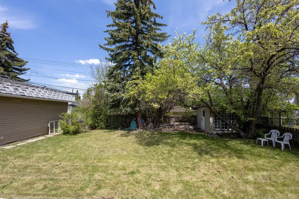 2110 26 Avenue SW Calgary AB T2T1E6