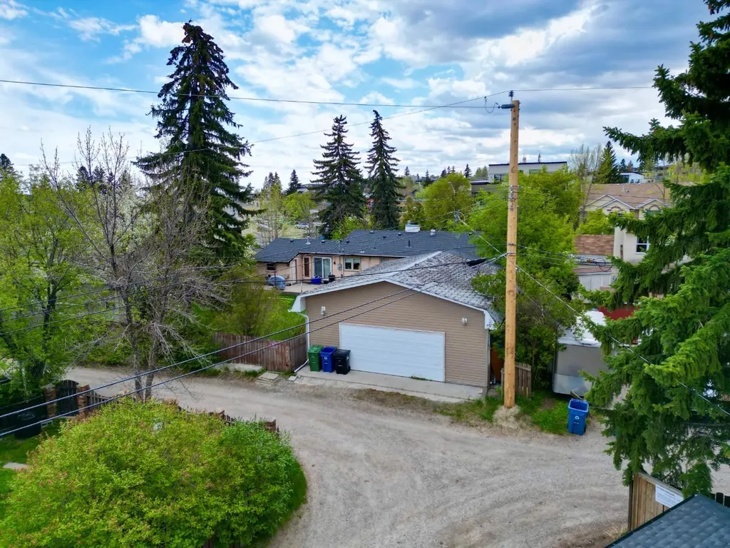 2110 26 Avenue SW Calgary AB T2T1E6