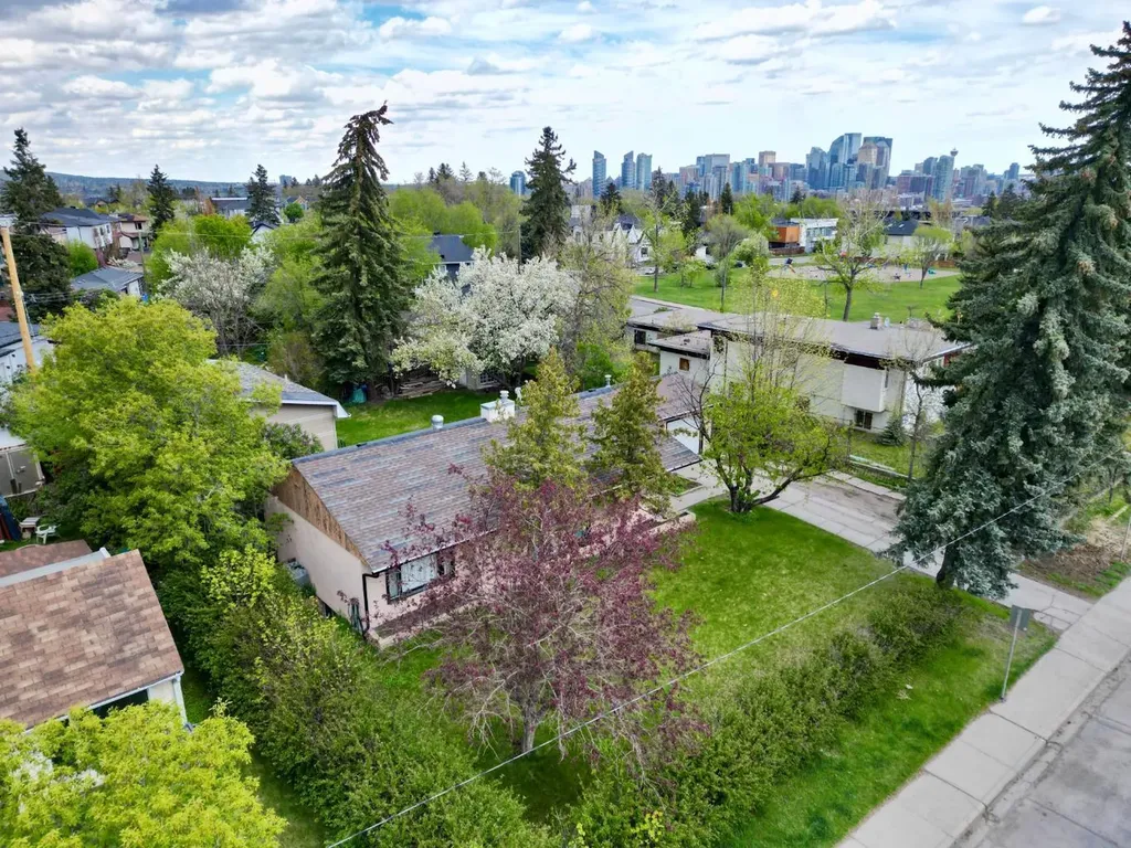 2110 26 Avenue SW Calgary AB T2T1E6