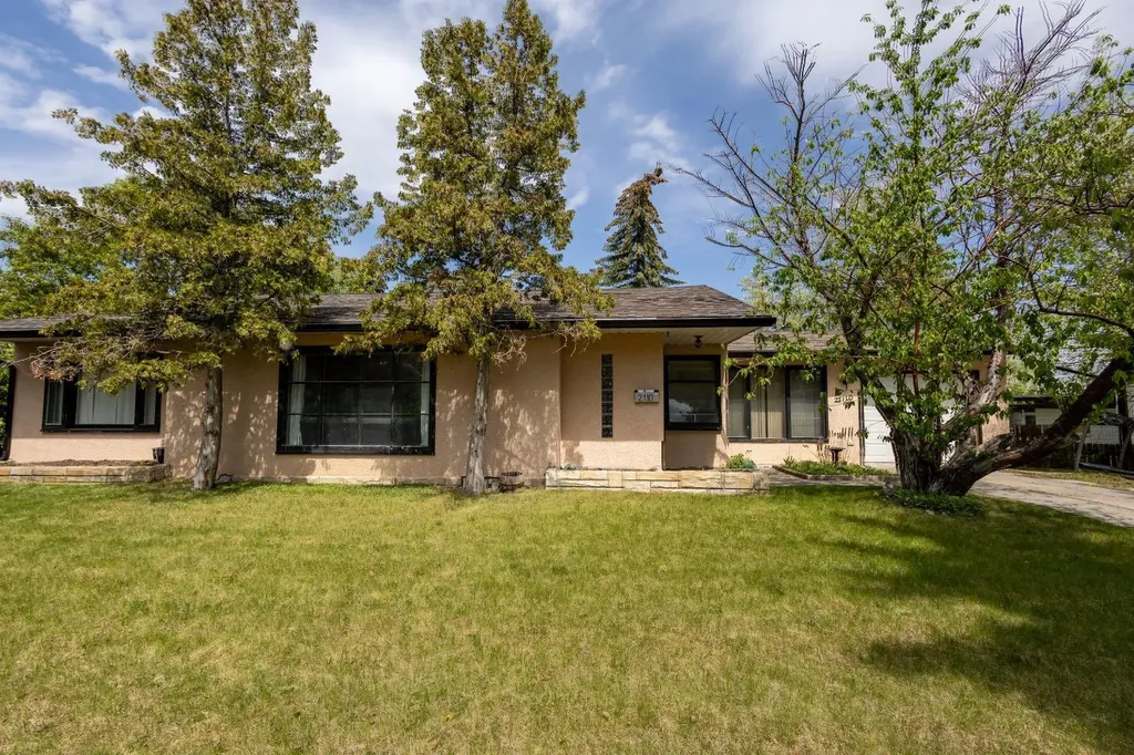 2110 26 Avenue SW Calgary AB T2T1E6