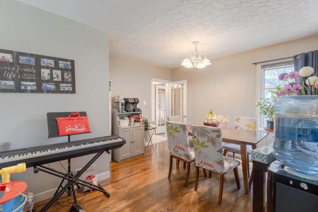 2110 26 Avenue SW Calgary AB T2T1E6