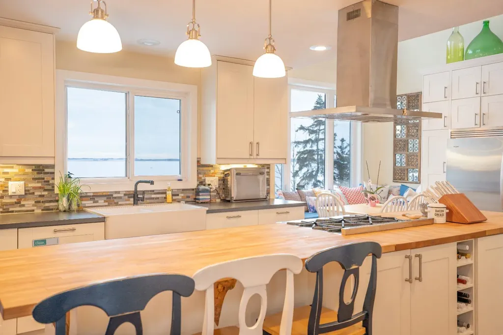 642 Cedar Way Rural Camrose County AB T0B 1M0