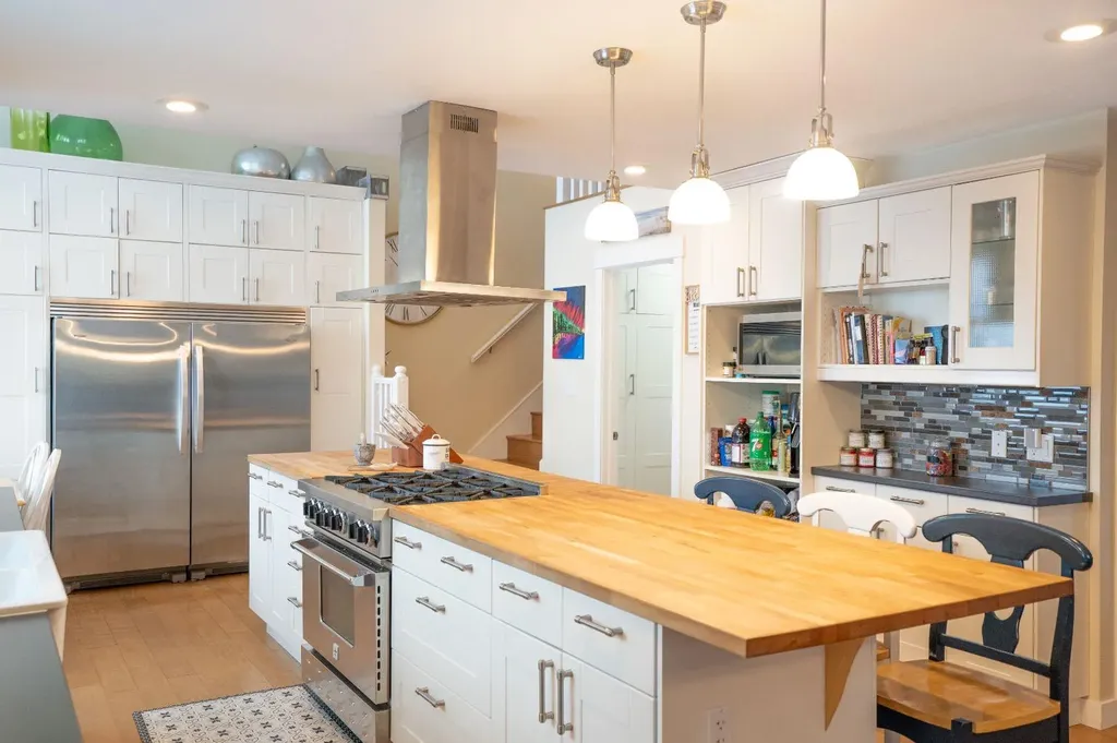 642 Cedar Way Rural Camrose County AB T0B 1M0