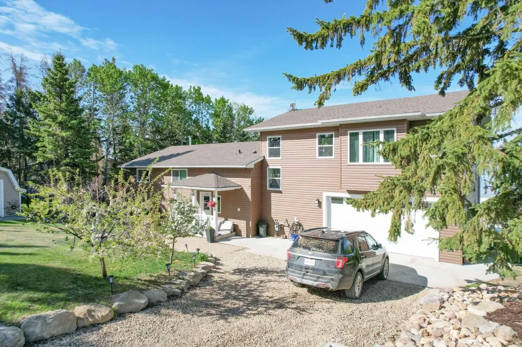 642 Cedar Way Rural Camrose County AB T0B 1M0
