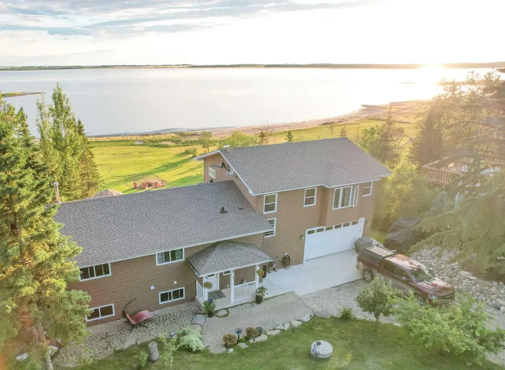 642 Cedar Way Rural Camrose County AB T0B 1M0