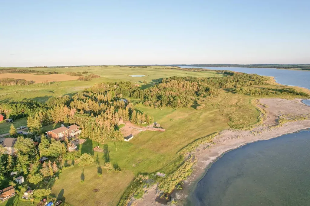 642 Cedar Way Rural Camrose County AB T0B 1M0