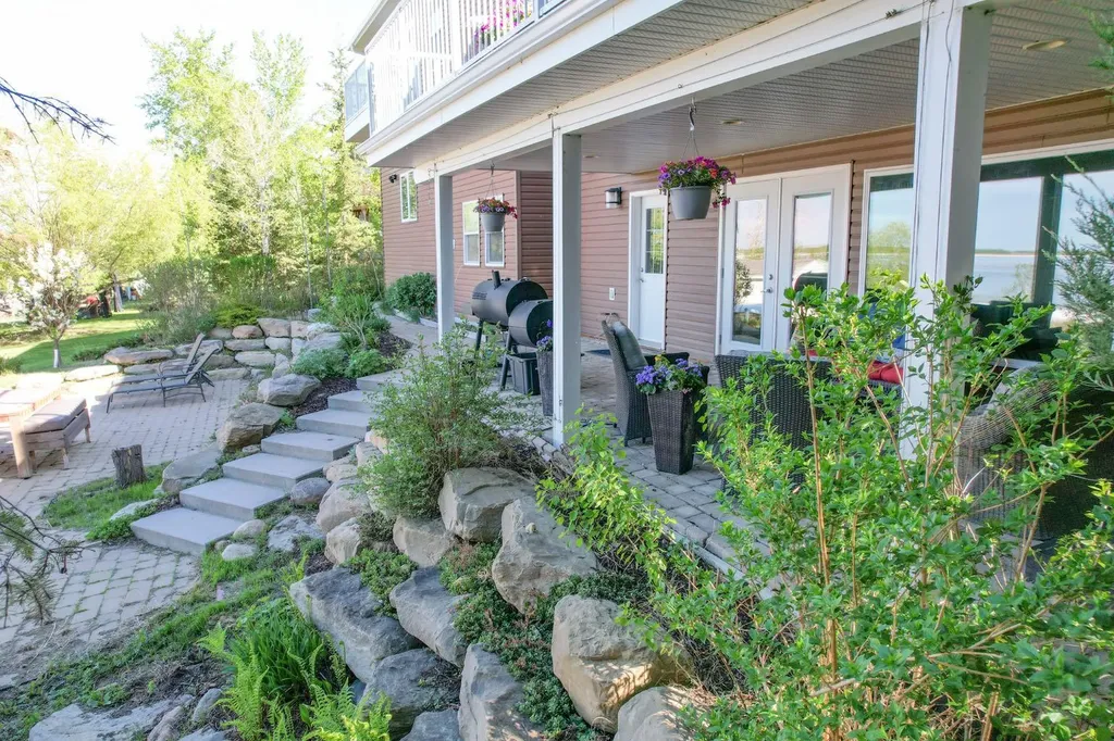 642 Cedar Way Rural Camrose County AB T0B 1M0