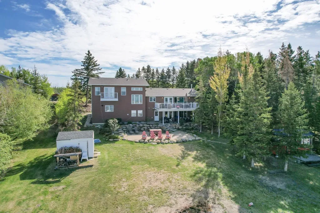 642 Cedar Way Rural Camrose County AB T0B 1M0