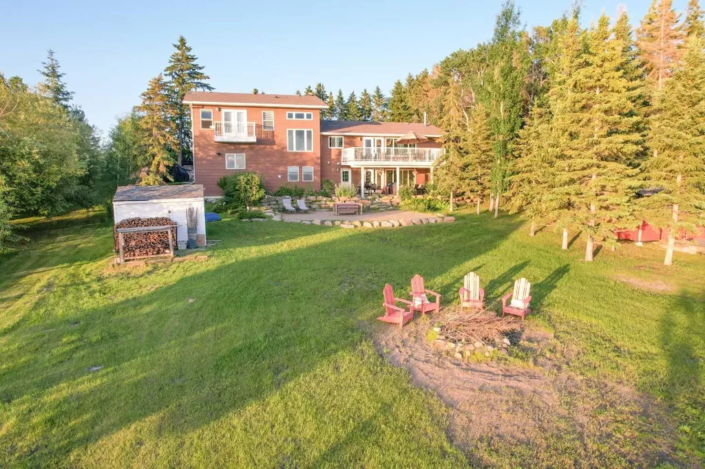 642 Cedar Way Rural Camrose County AB T0B 1M0