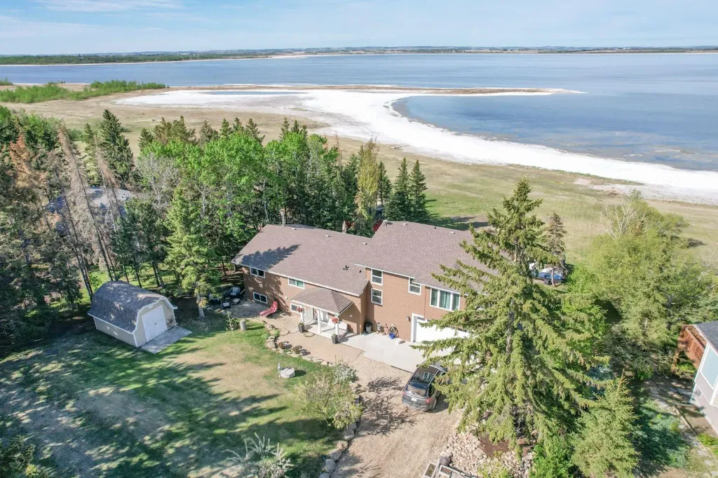 642 Cedar Way Rural Camrose County AB T0B 1M0