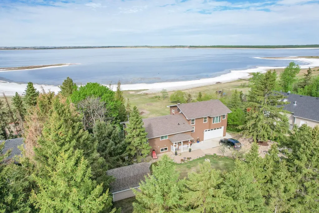 642 Cedar Way Rural Camrose County AB T0B 1M0