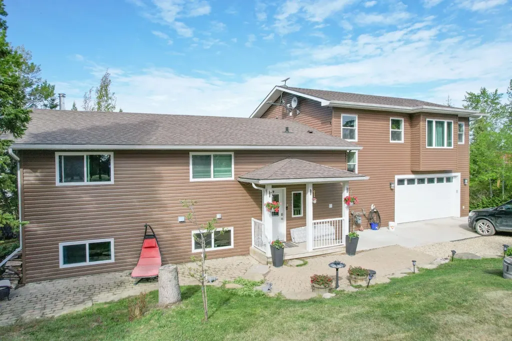 642 Cedar Way Rural Camrose County AB T0B 1M0