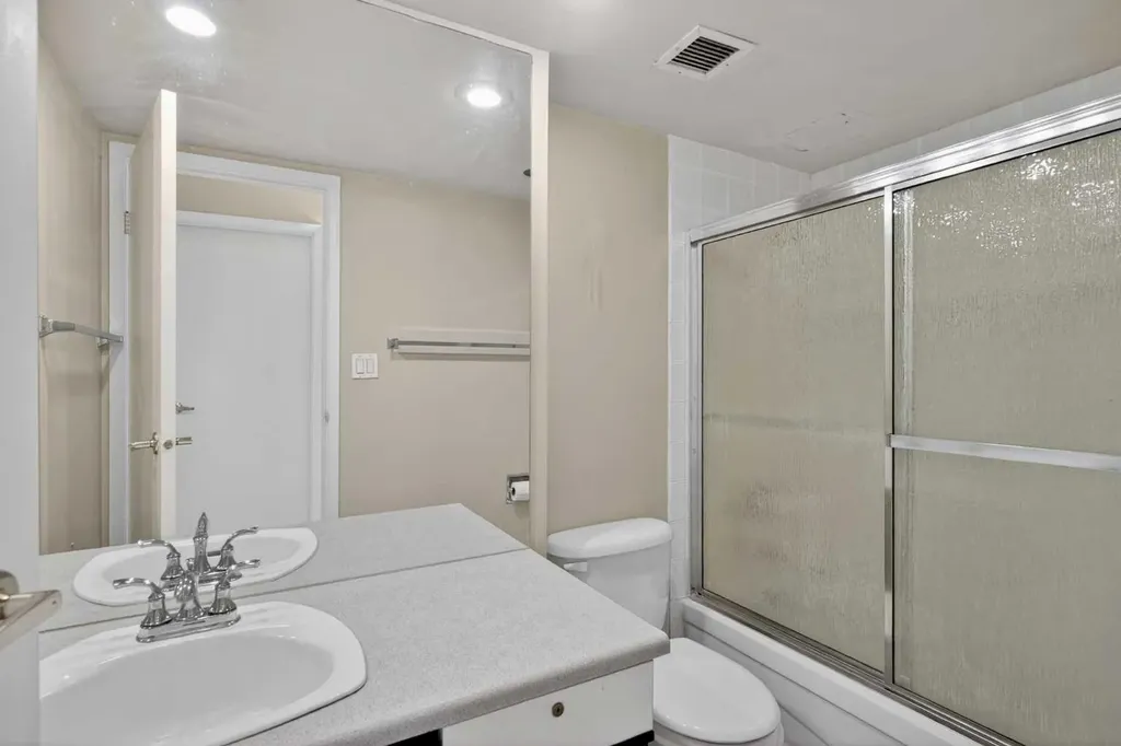 1140 15 Avenue SW Calgary AB T2R 1K0
