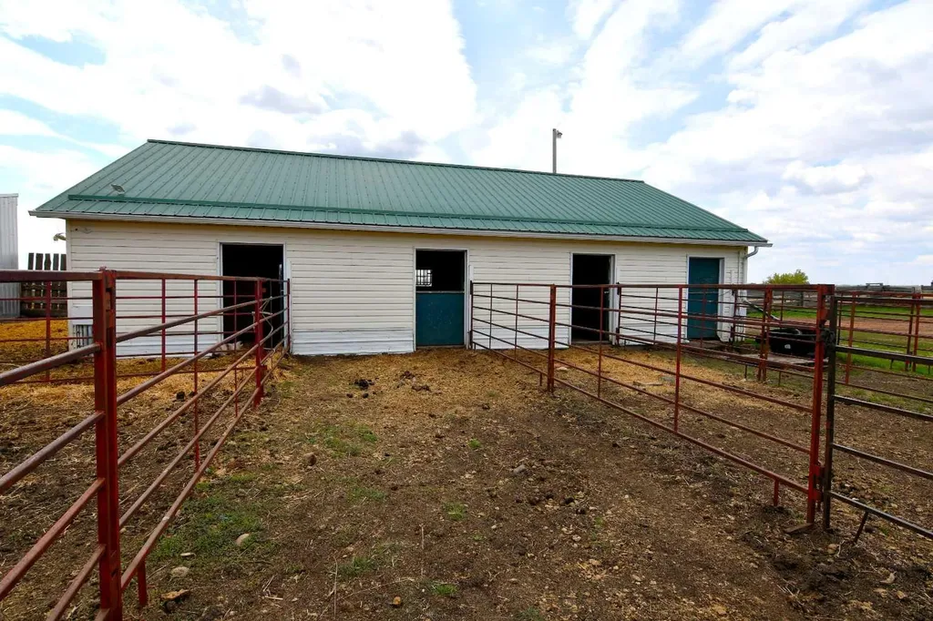 14123 Township Road 404 Rural Flagstaff County AB T0B 1N0