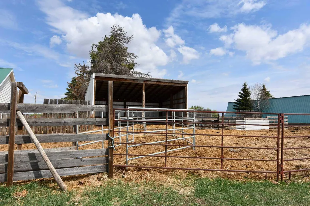 14123 Township Road 404 Rural Flagstaff County AB T0B 1N0