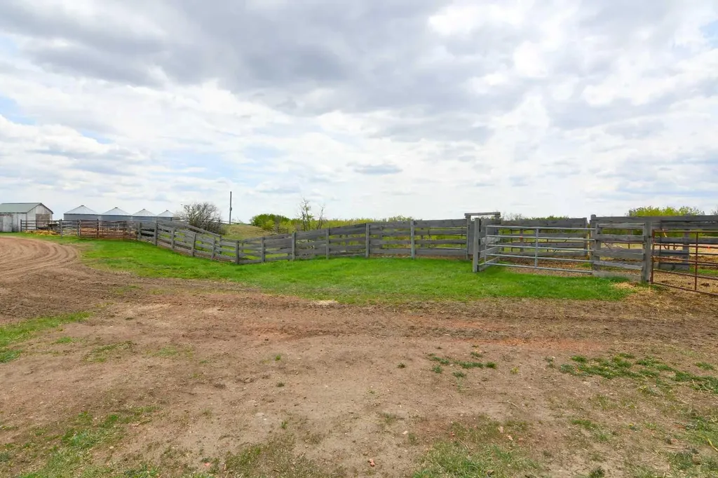 14123 Township Road 404 Rural Flagstaff County AB T0B 1N0