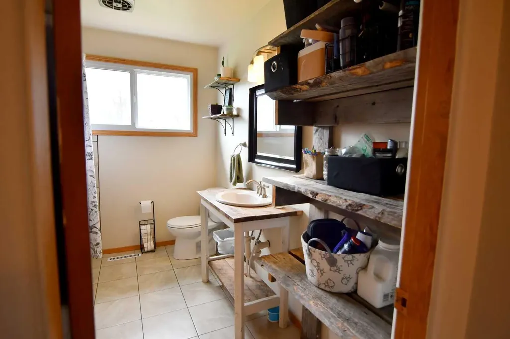 14123 Township Road 404 Rural Flagstaff County AB T0B 1N0