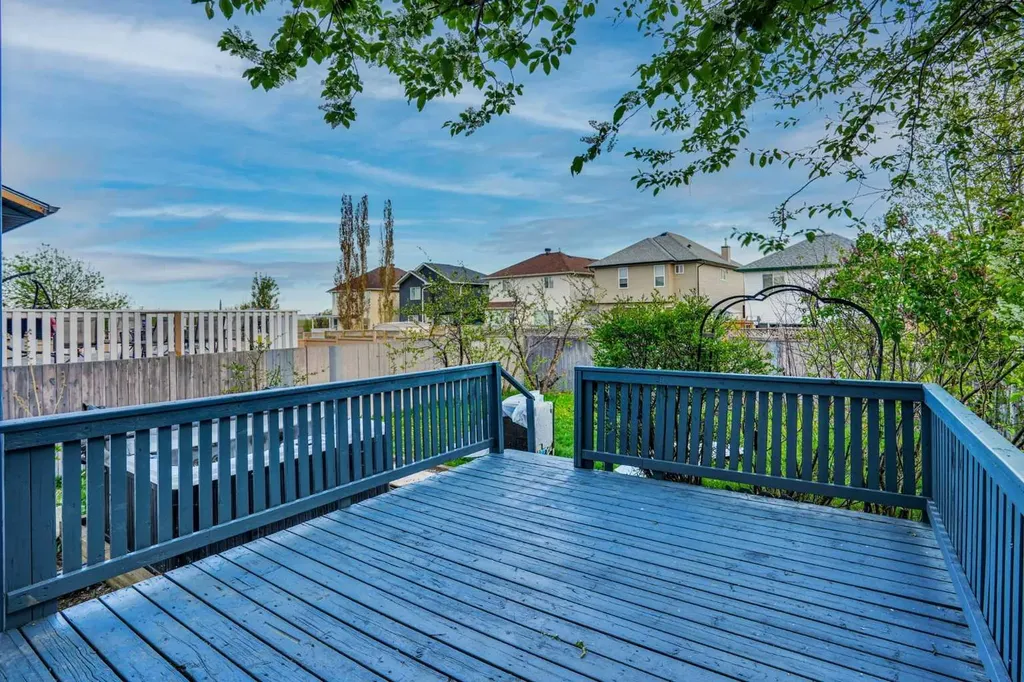 146 Coverton Heights NE Calgary AB T3K 5B2