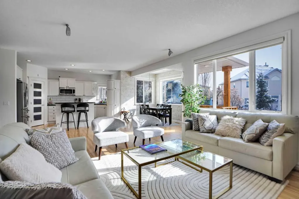 6 Strathridge Way SW Calgary AB T3H 3S3