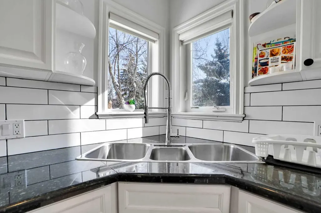 6 Strathridge Way SW Calgary AB T3H 3S3