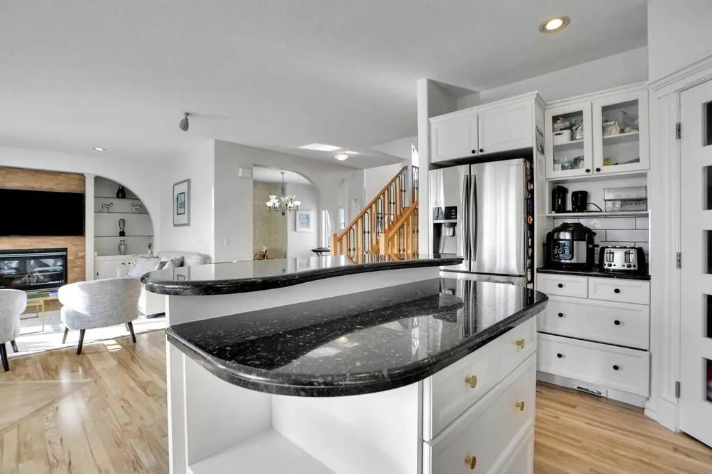 6 Strathridge Way SW Calgary AB T3H 3S3