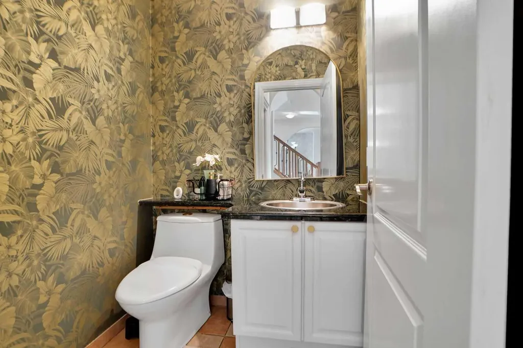 6 Strathridge Way SW Calgary AB T3H 3S3