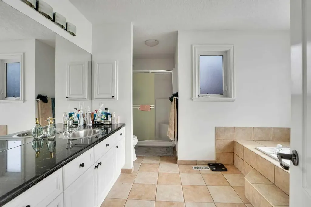6 Strathridge Way SW Calgary AB T3H 3S3
