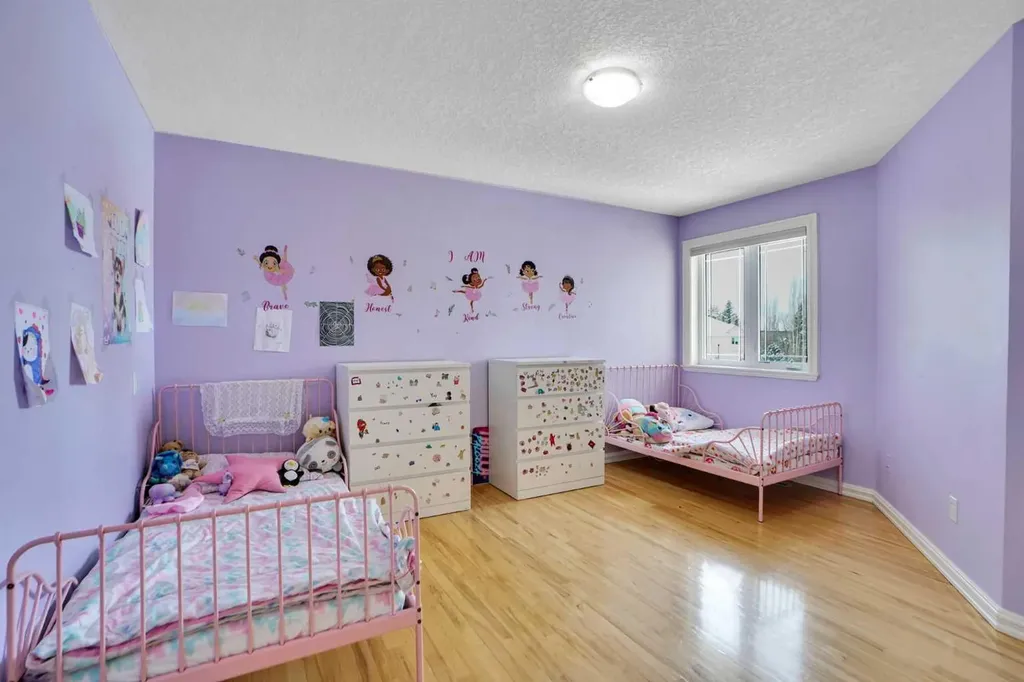 6 Strathridge Way SW Calgary AB T3H 3S3