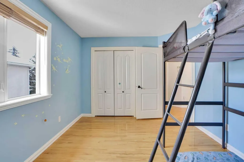 6 Strathridge Way SW Calgary AB T3H 3S3