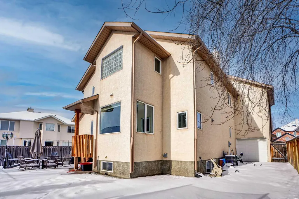 6 Strathridge Way SW Calgary AB T3H 3S3