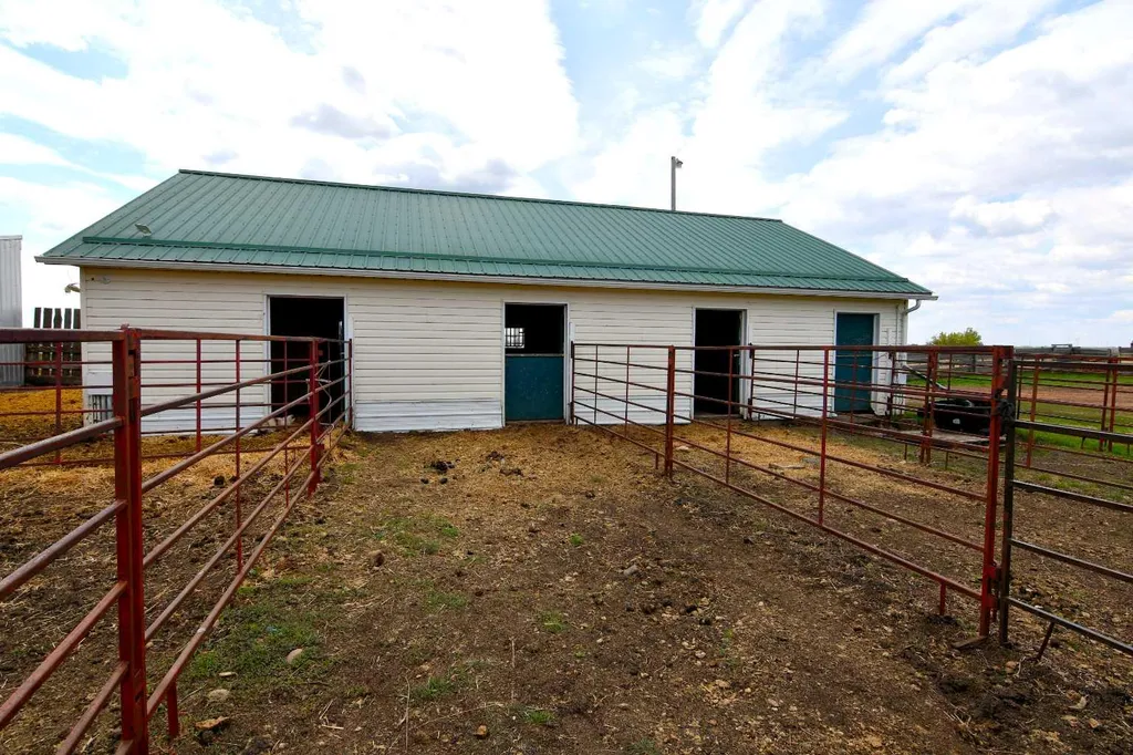 14123 Township Road 404 Rural Flagstaff County AB T0B 1N0