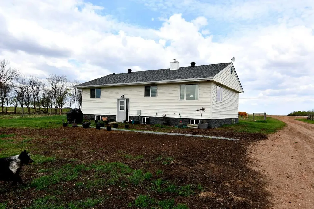 14123 Township Road 404 Rural Flagstaff County AB T0B 1N0