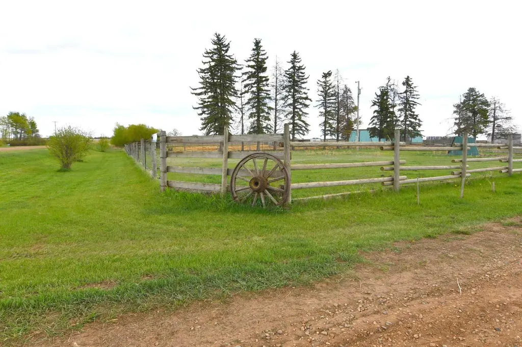 14123 Township Road 404 Rural Flagstaff County AB T0B 1N0