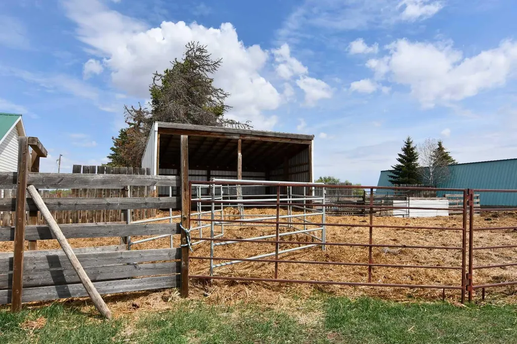 14123 Township Road 404 Rural Flagstaff County AB T0B 1N0