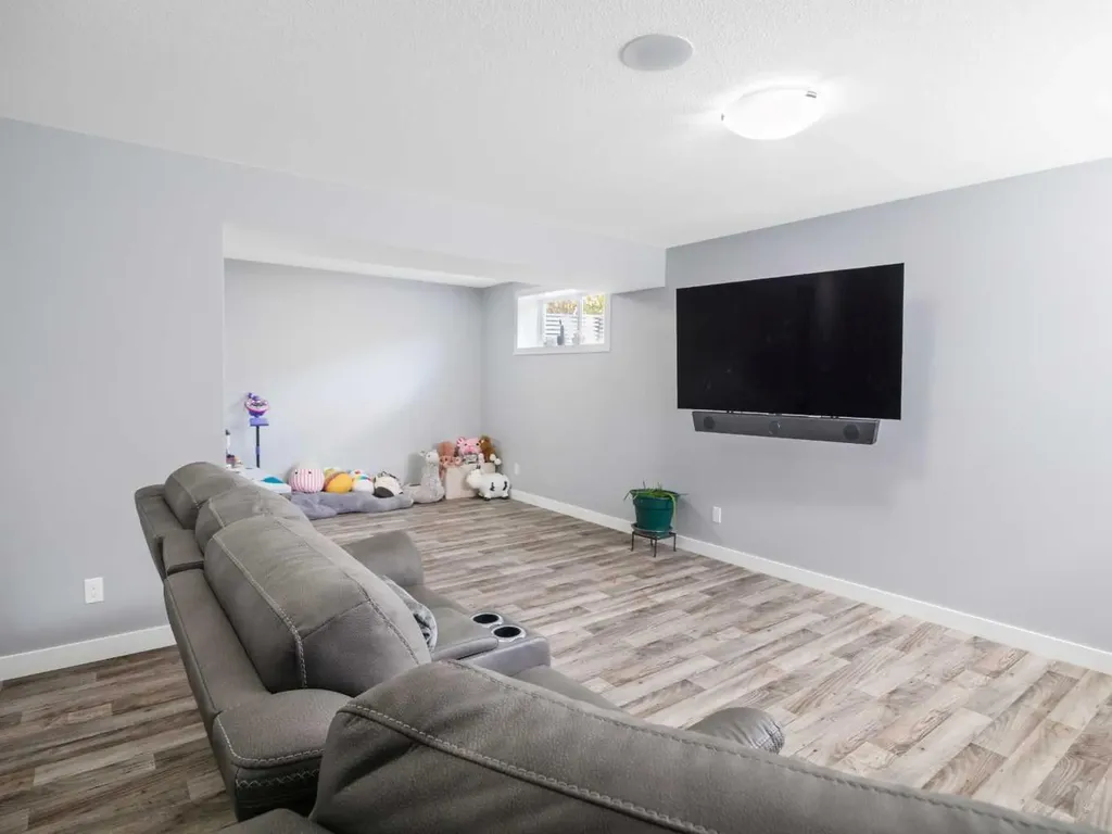 3541 44 Avenue Red Deer AB T4N 3H2