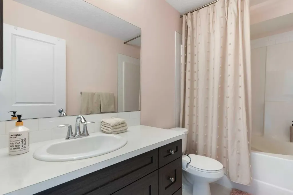 193 River Heights Drive Cochrane AB T4C 0Y1