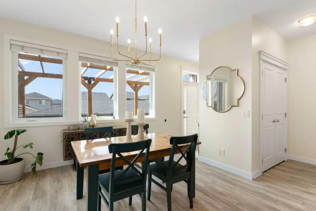 193 River Heights Drive Cochrane AB T4C 0Y1