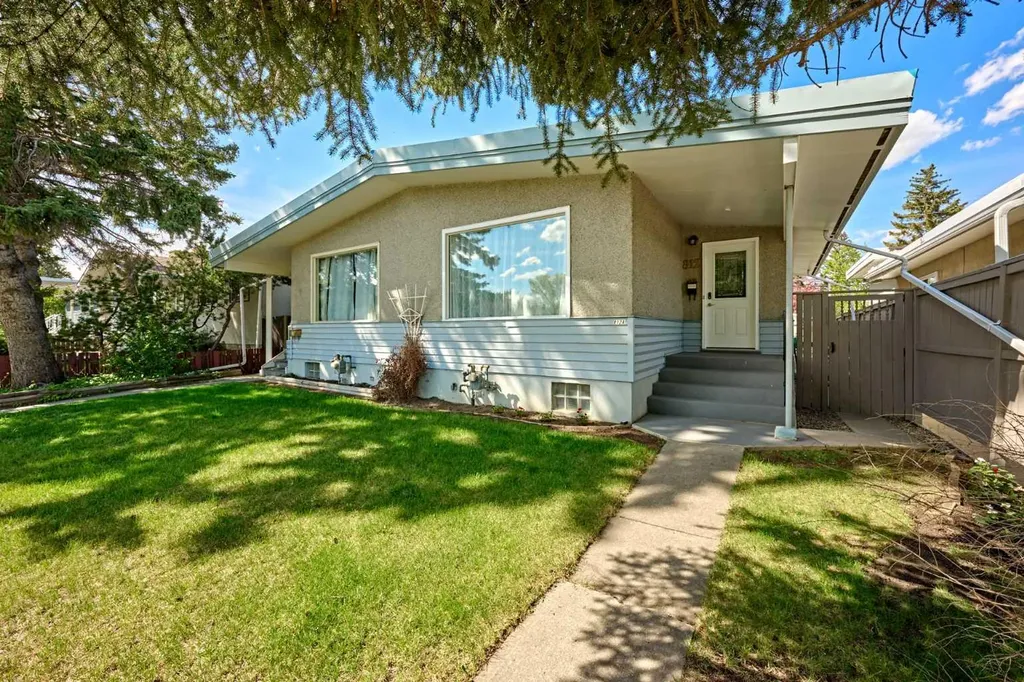 812A 69 Avenue SW Calgary AB T2V 0P3